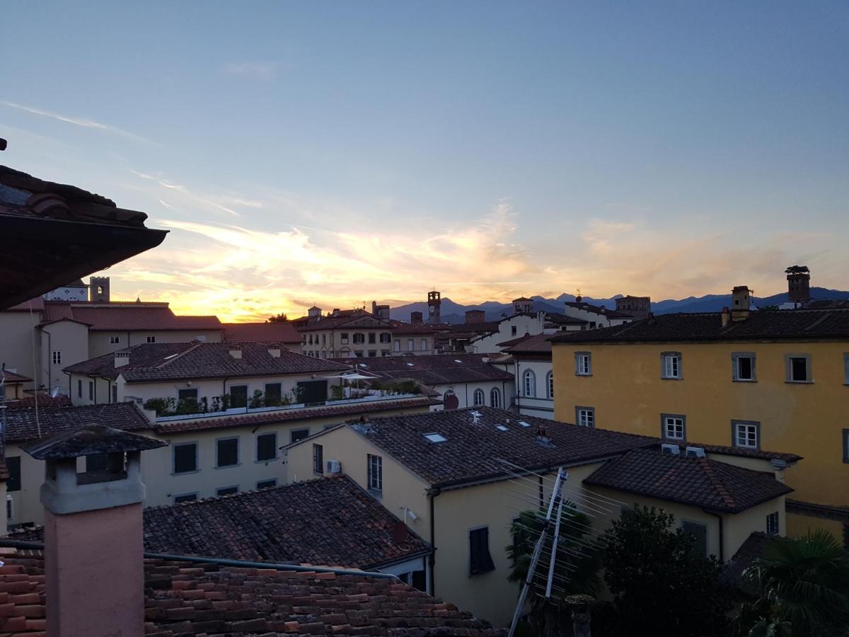 Ferienwohnung La Terrazza Fra Le Torri Lucca Exterior foto