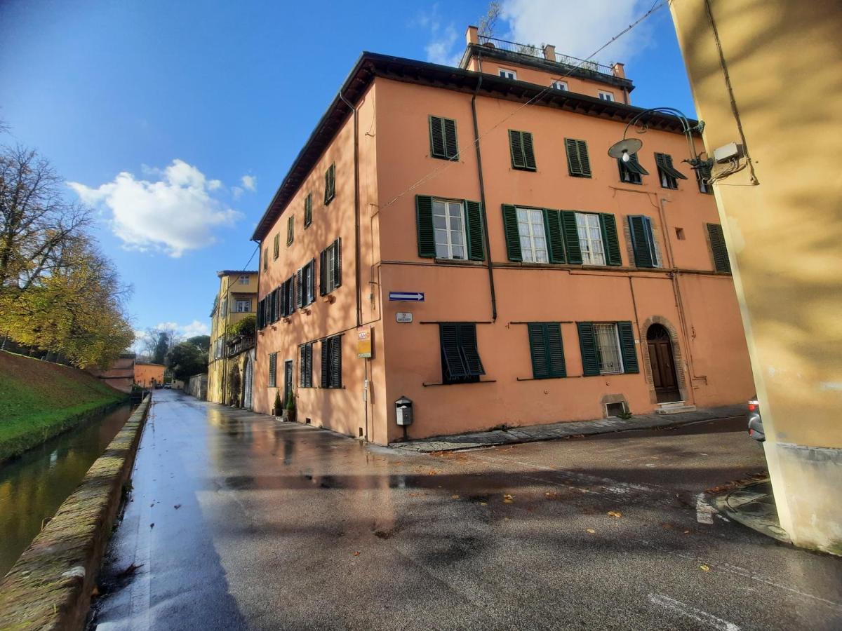 Ferienwohnung La Terrazza Fra Le Torri Lucca Exterior foto