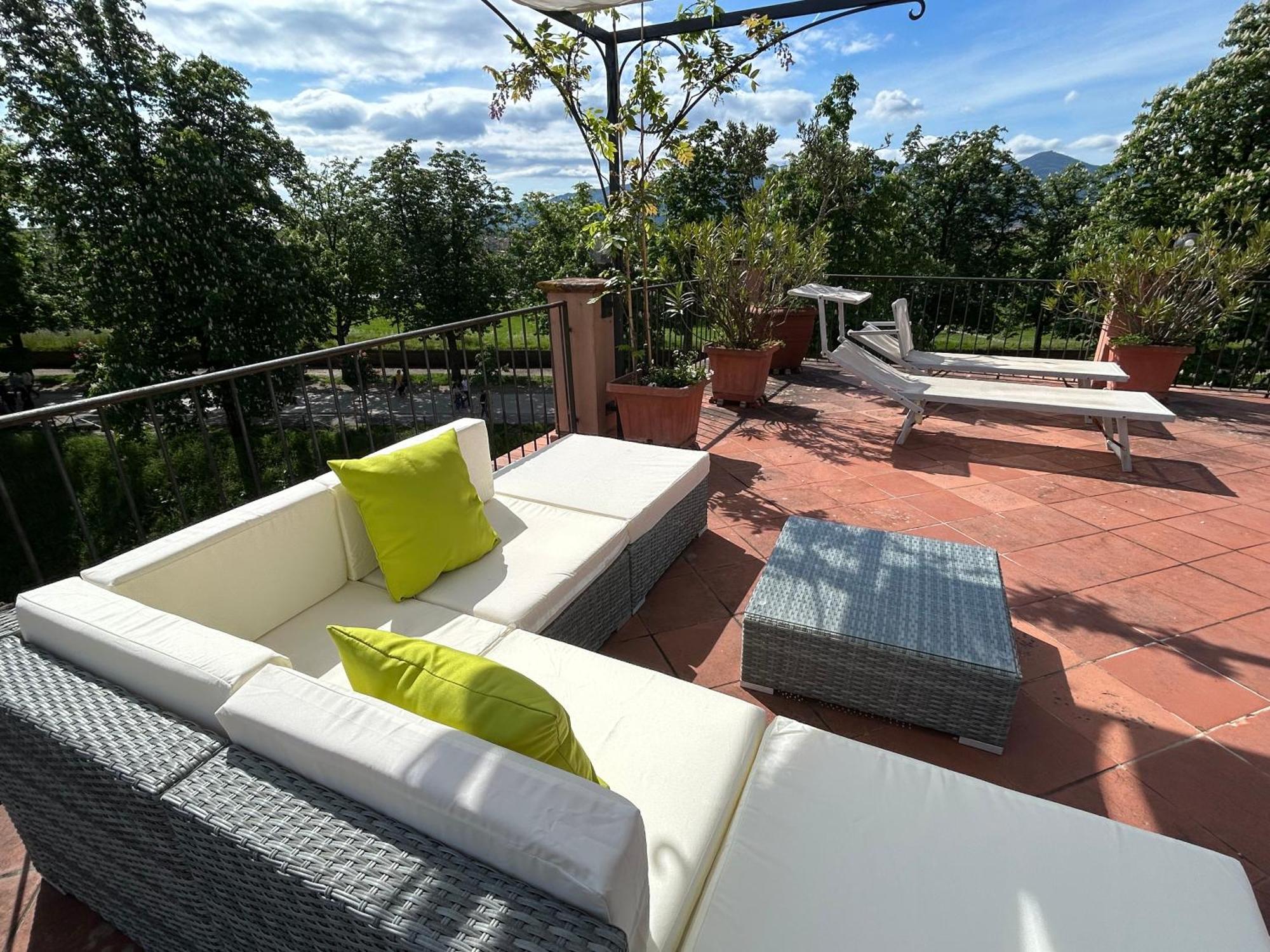 Ferienwohnung La Terrazza Fra Le Torri Lucca Exterior foto
