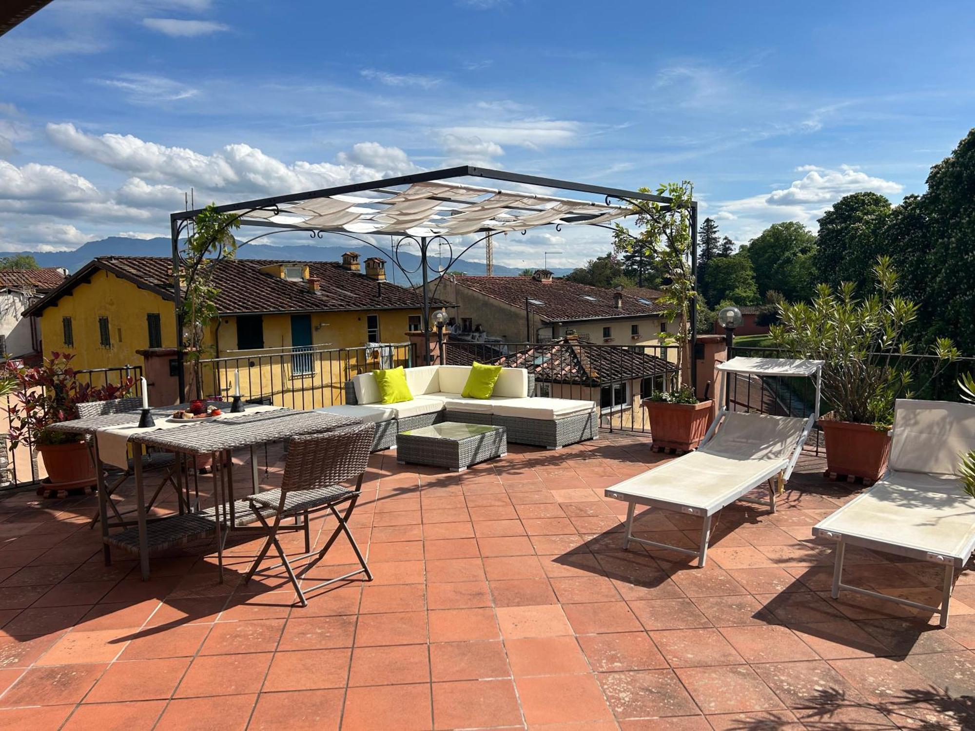 Ferienwohnung La Terrazza Fra Le Torri Lucca Exterior foto