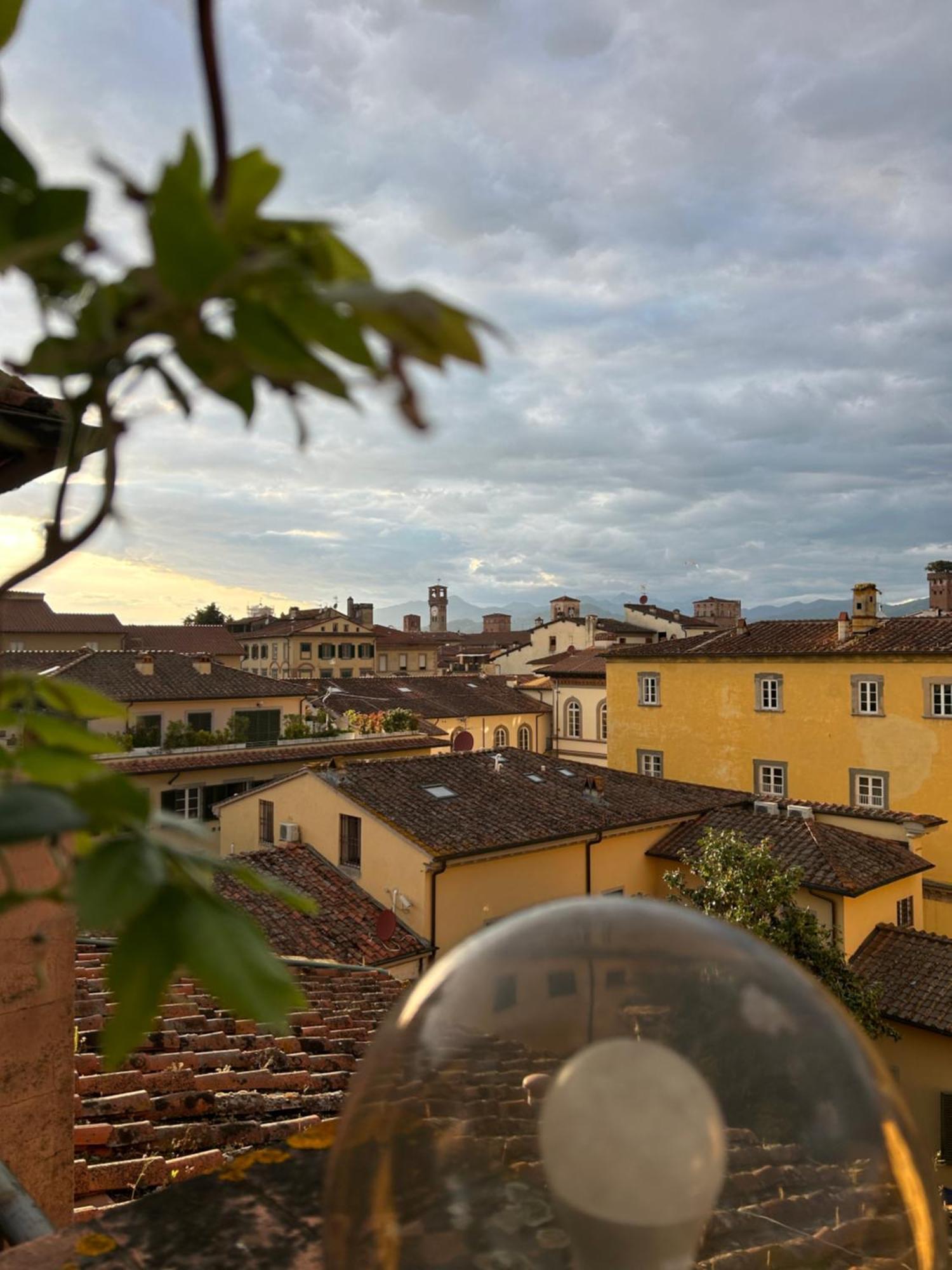 Ferienwohnung La Terrazza Fra Le Torri Lucca Exterior foto