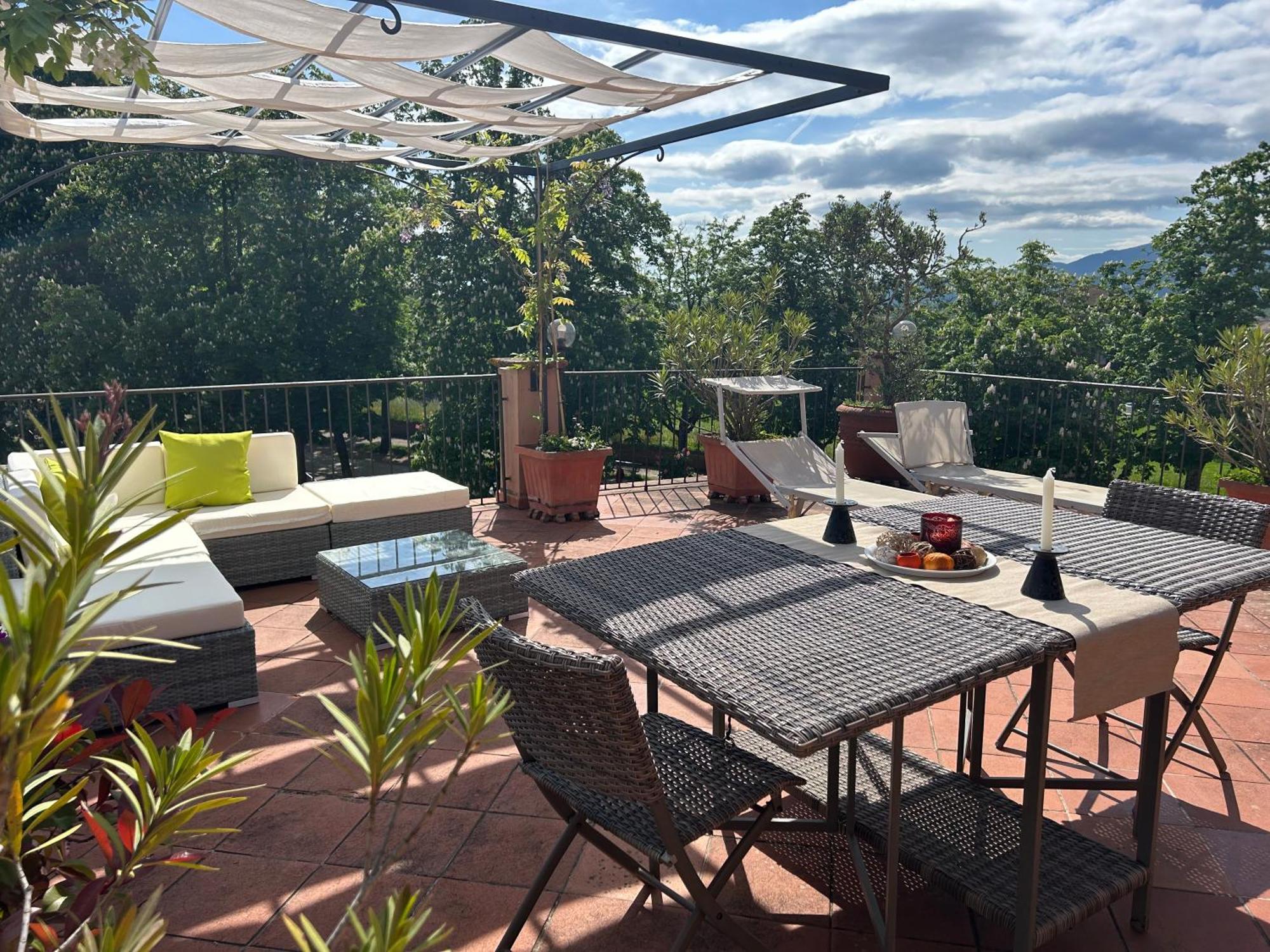 Ferienwohnung La Terrazza Fra Le Torri Lucca Exterior foto